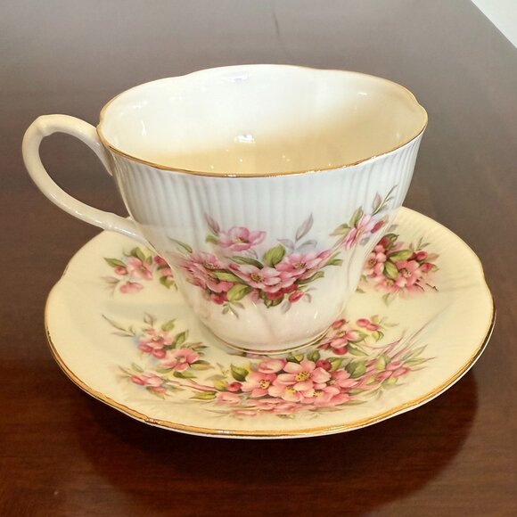 Royal Albert Bone China Blossom Time Series Apple Blossom Tea Cup & Saucer Set - Picture 8 of 8